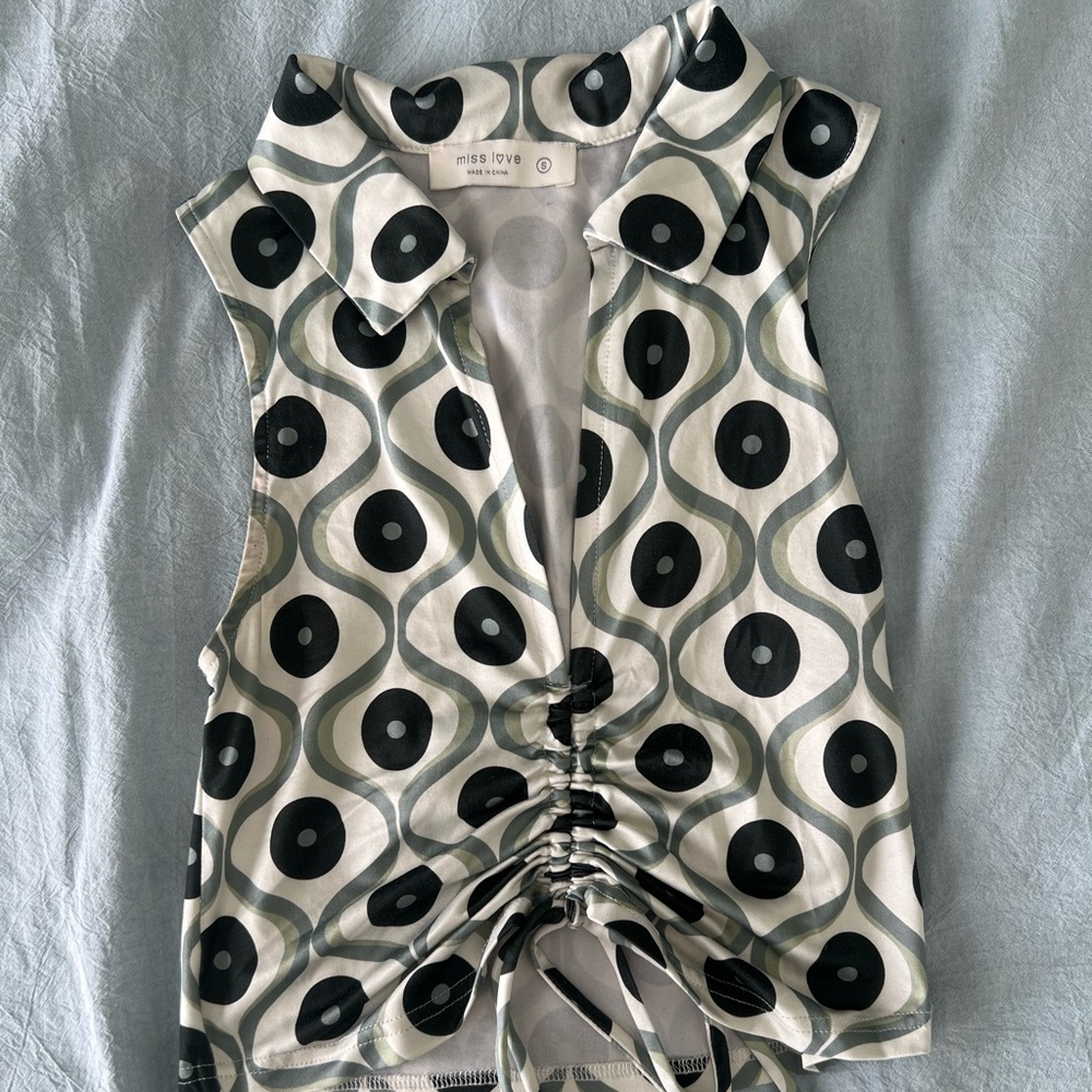 Miss Love Geometric Sleeveless Top